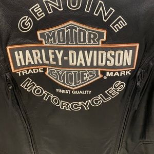 Harley Davidson Genuine Leather Jacket with matching liner.  Like new condition